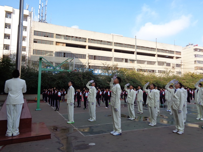 昆八中外国语实验学校升旗仪式
