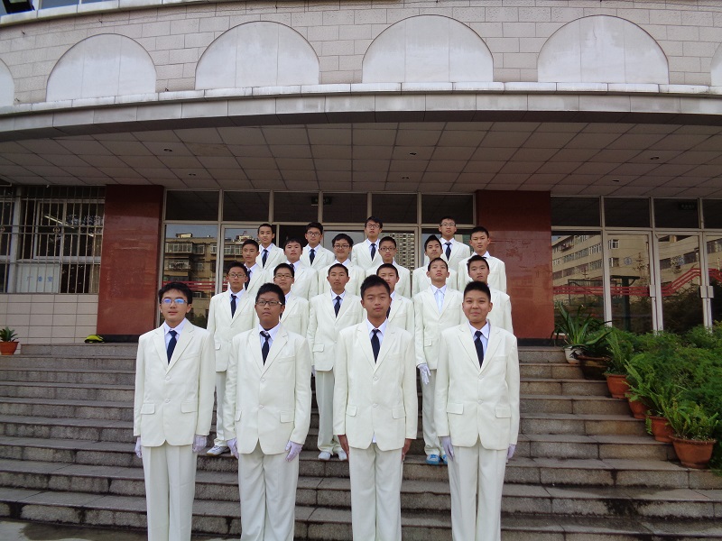 昆八中外国语实验学校升旗仪式